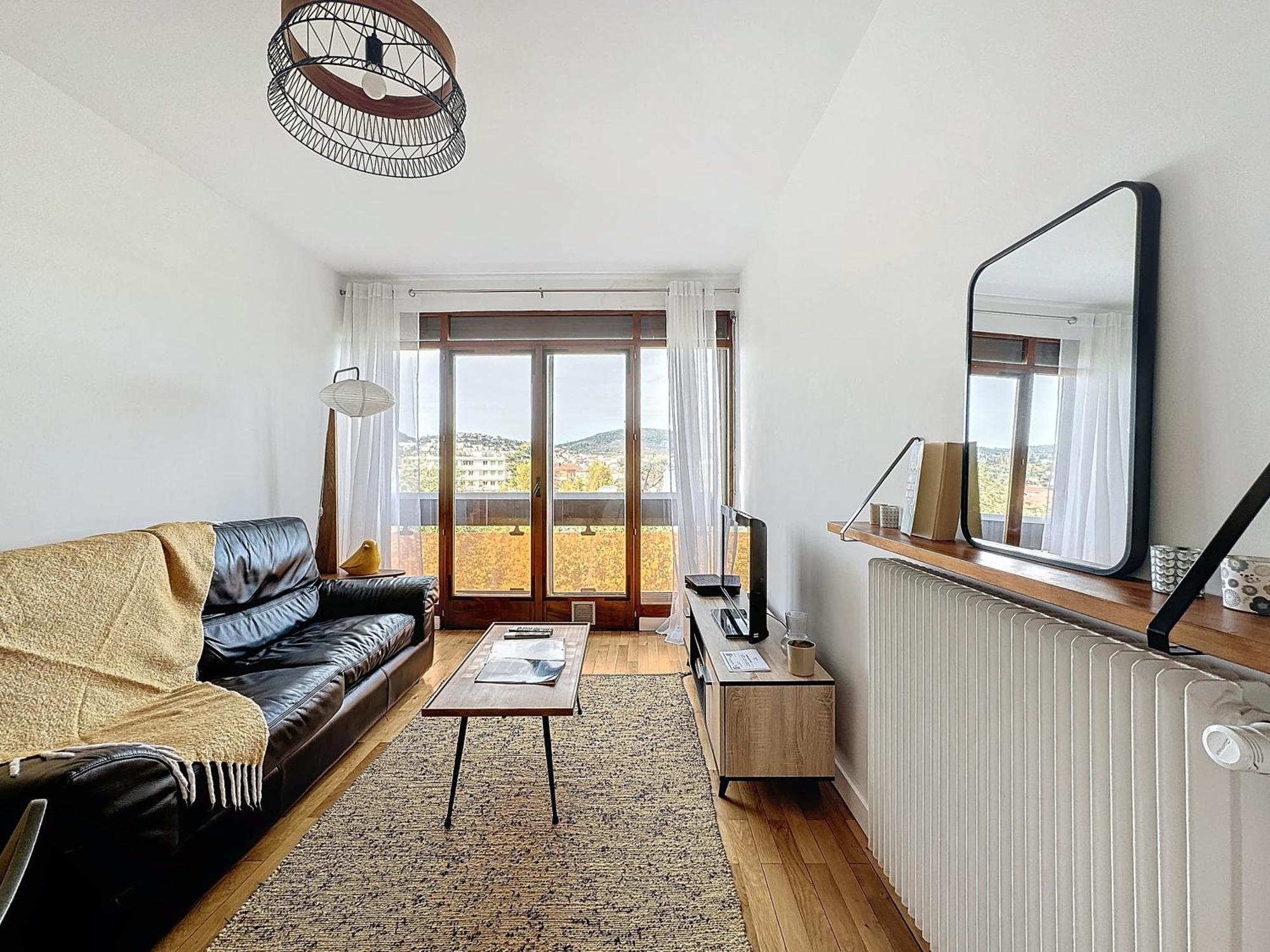 La Lassolas - Charmant T2 Avec Balcon Et Garage ชามาลิแยร์ ภายนอก รูปภาพ